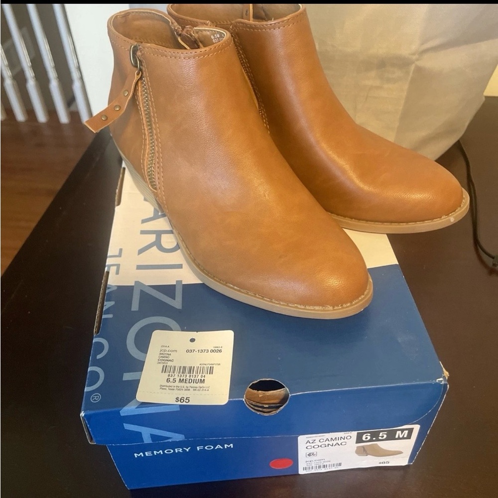 Arizona Jean Company Women's Tan Ankle Booties